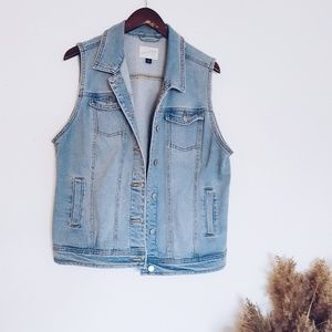 Denim vest, NWOT